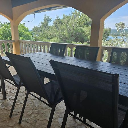 Villa Punta Blava - Beach Front, Ideal For Family Vacation With Kids, Large Terraces With Sea View, Internet, Netflix, No Pets Allowed โอเบรอควาซ ภายนอก รูปภาพ