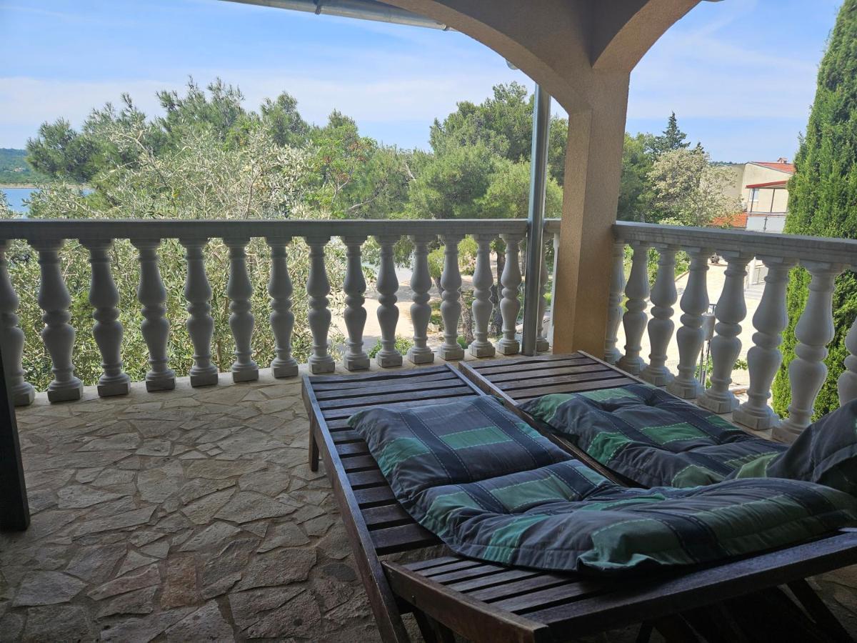 Villa Punta Blava - Beach Front, Ideal For Family Vacation With Kids, Large Terraces With Sea View, Internet, Netflix, No Pets Allowed โอเบรอควาซ ภายนอก รูปภาพ