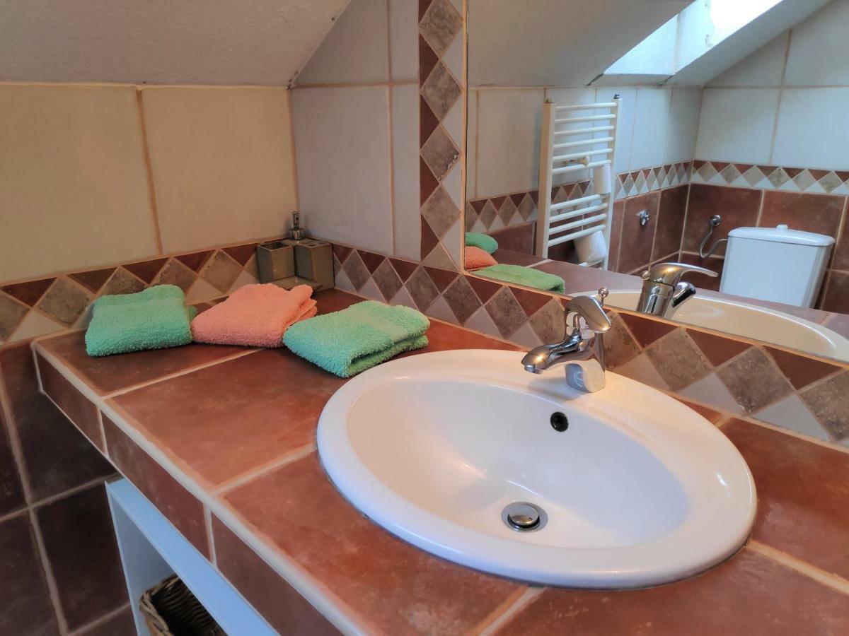 Villa Punta Blava - Beach Front, Ideal For Family Vacation With Kids, Large Terraces With Sea View, Internet, Netflix, No Pets Allowed โอเบรอควาซ ภายนอก รูปภาพ