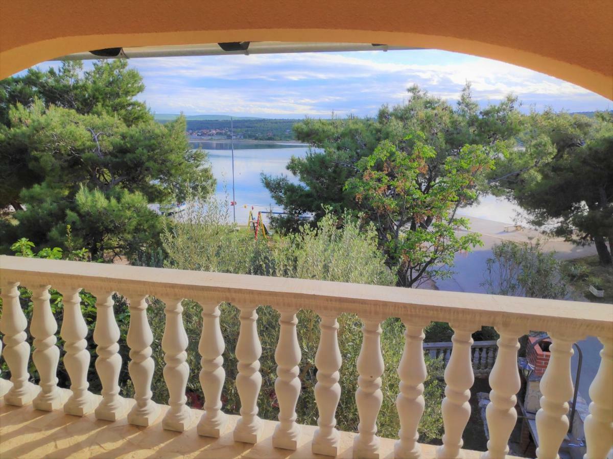 Villa Punta Blava - Beach Front, Ideal For Family Vacation With Kids, Large Terraces With Sea View, Internet, Netflix, No Pets Allowed โอเบรอควาซ ภายนอก รูปภาพ