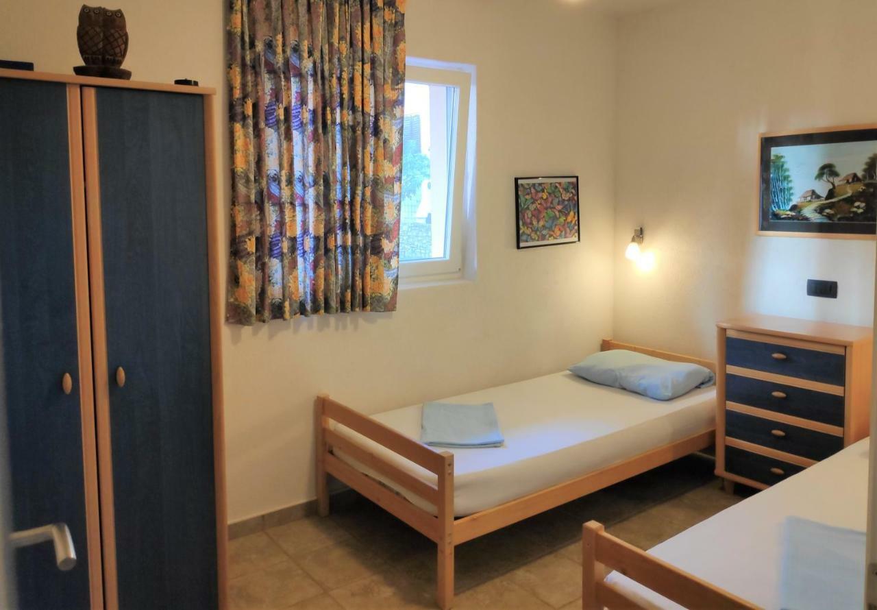 Villa Punta Blava - Beach Front, Ideal For Family Vacation With Kids, Large Terraces With Sea View, Internet, Netflix, No Pets Allowed โอเบรอควาซ ภายนอก รูปภาพ