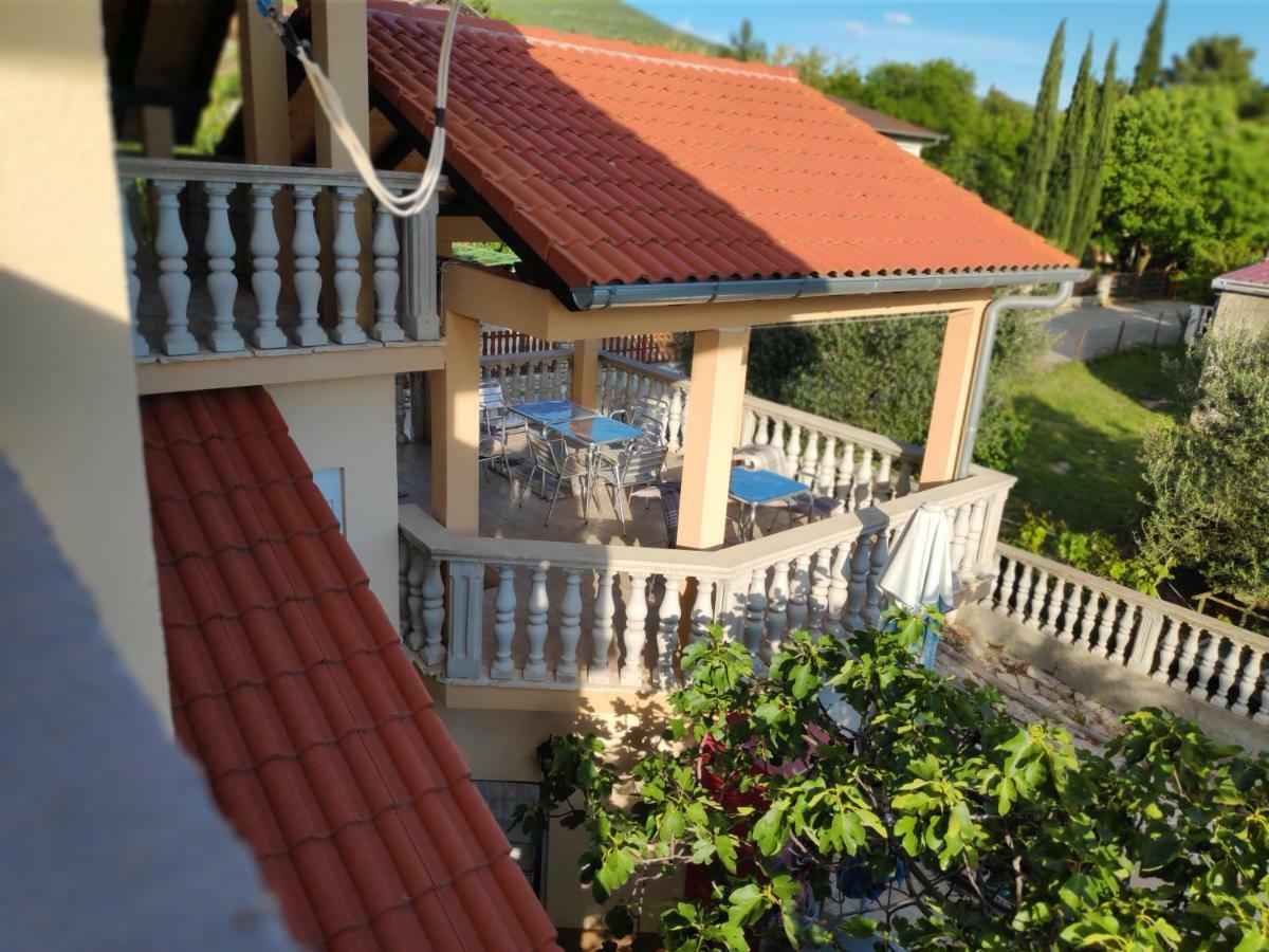 Villa Punta Blava - Beach Front, Ideal For Family Vacation With Kids, Large Terraces With Sea View, Internet, Netflix, No Pets Allowed โอเบรอควาซ ภายนอก รูปภาพ