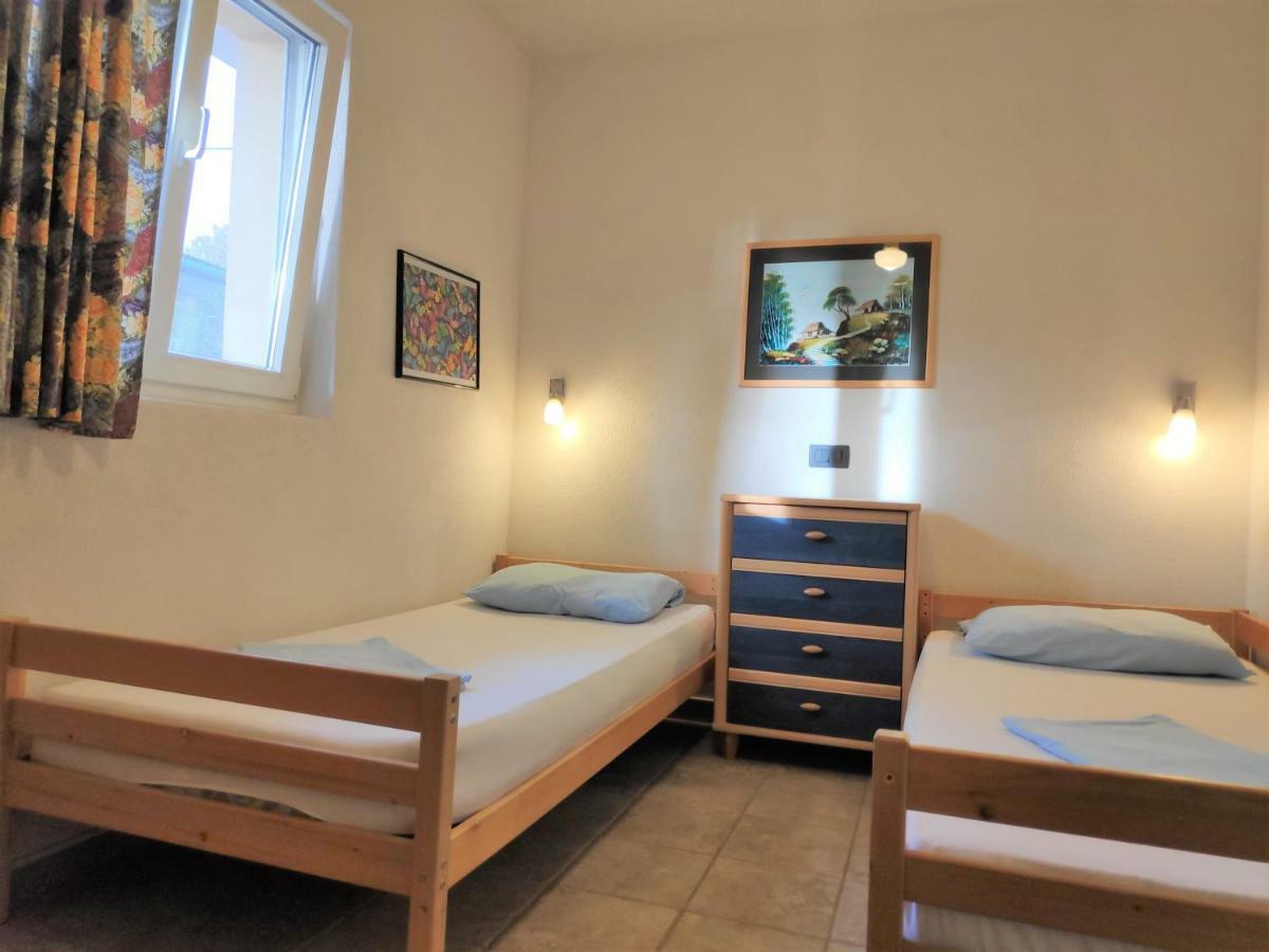 Villa Punta Blava - Beach Front, Ideal For Family Vacation With Kids, Large Terraces With Sea View, Internet, Netflix, No Pets Allowed โอเบรอควาซ ภายนอก รูปภาพ