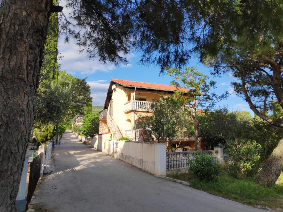 Villa Punta Blava - Beach Front, Ideal For Family Vacation With Kids, Large Terraces With Sea View, Internet, Netflix, No Pets Allowed โอเบรอควาซ ภายนอก รูปภาพ